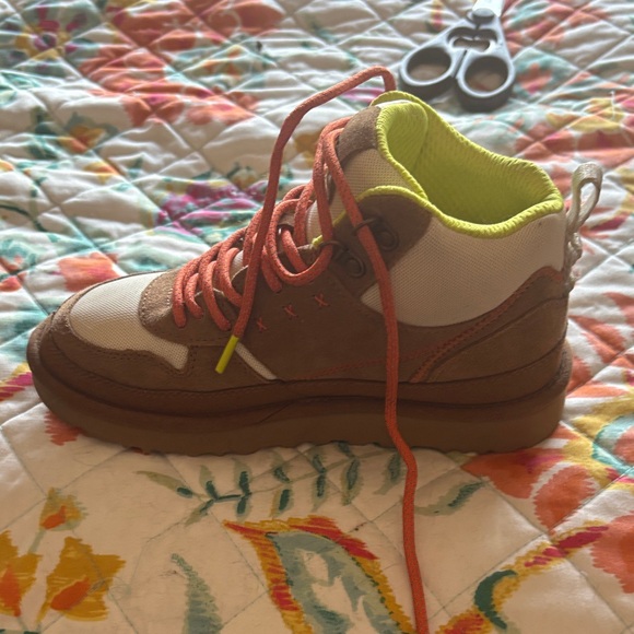 UGG Kids' Brown and White Sneakers with Red Laces - Picture 2 of 3